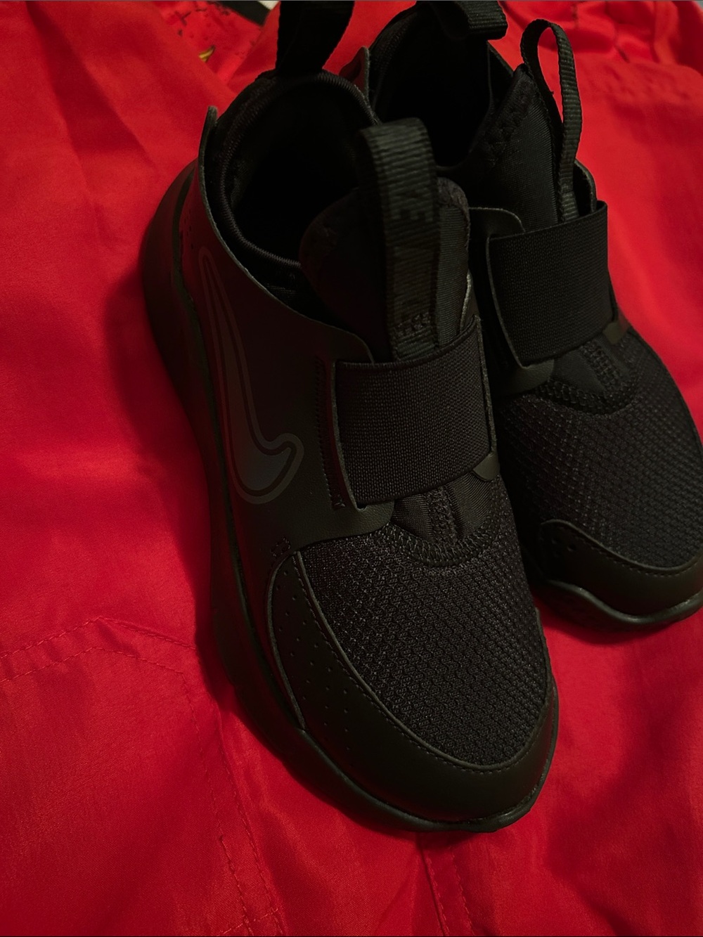 Nike Kids Black Slip-On Sneakers